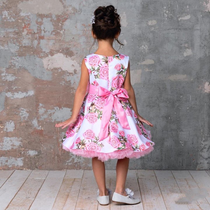 Нарядное платье на девочку