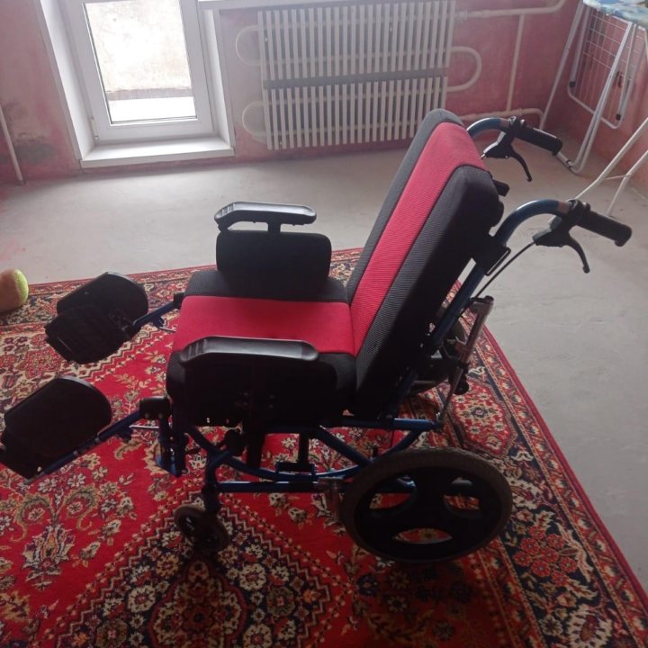 Кресло-коляска FS-218LQ(MK-005/46)