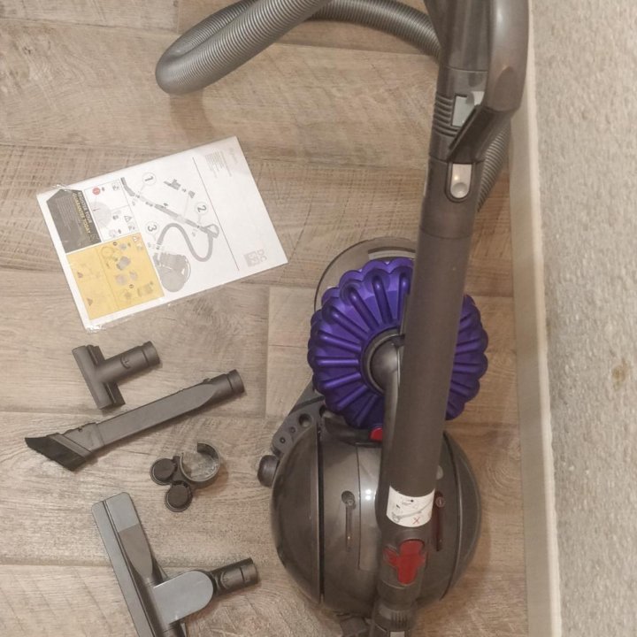 Пылесос Dyson DC52 Allergy Musclehead Parquet