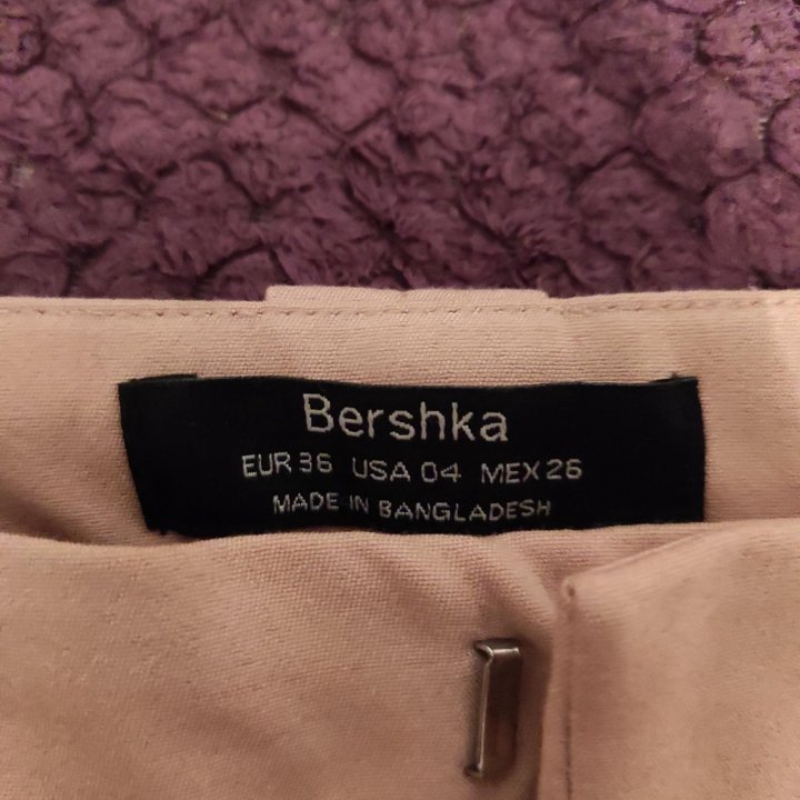 Брюки чинос Bershka