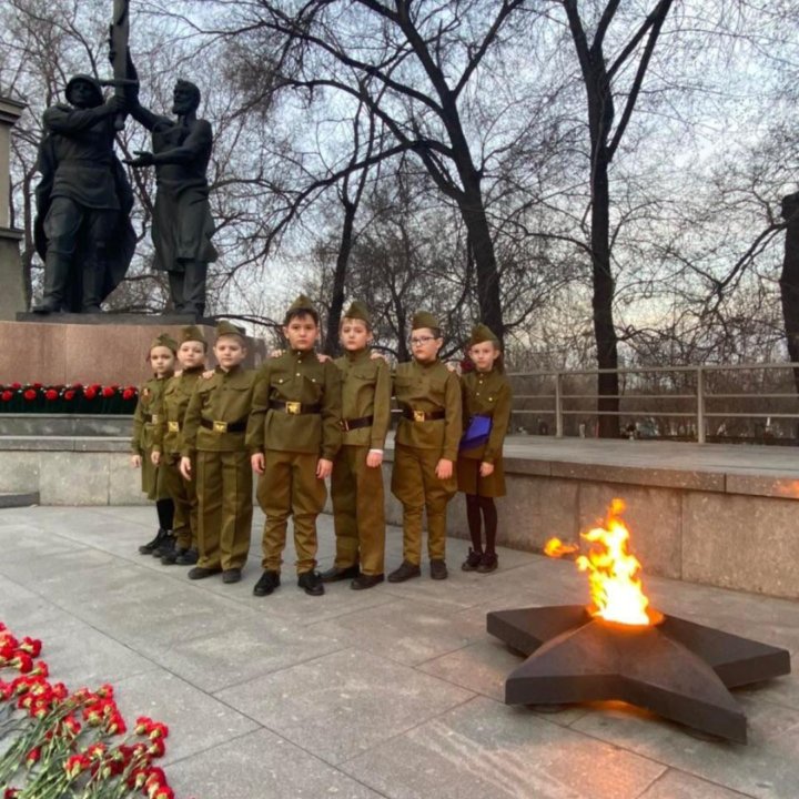 Военные костюмы на мальчиков и девочек