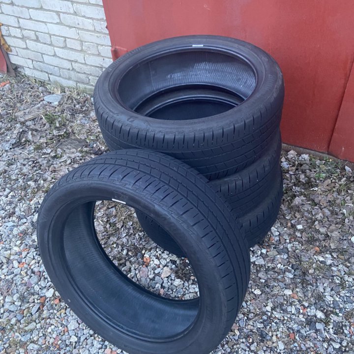 225/45R19 Bridgestone Turanza T005