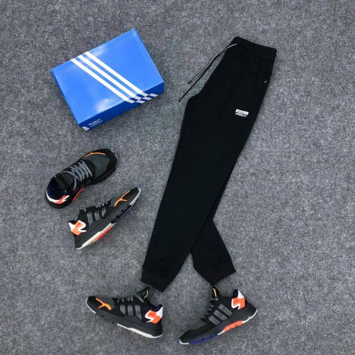  Спортивные штаны Adidas