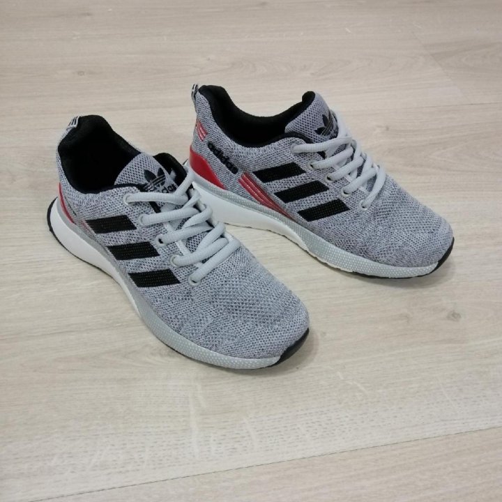 Кроссовки новые Adidas р.39