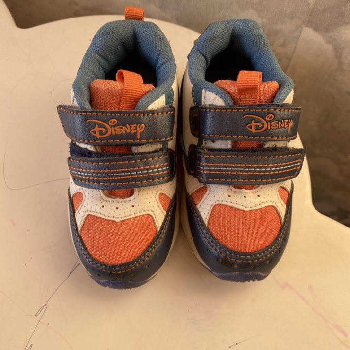 Детские кроссовки