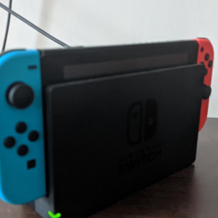 Nintendo switch (2-я ревизия) + 2 игры