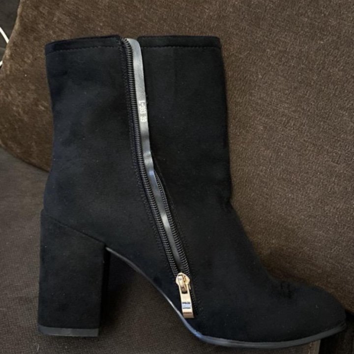 Ботильоны замшевые