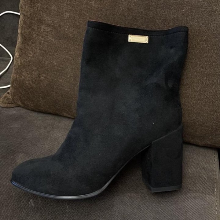 Ботильоны замшевые
