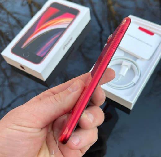 iPhone SE (2020) 128GB Красный