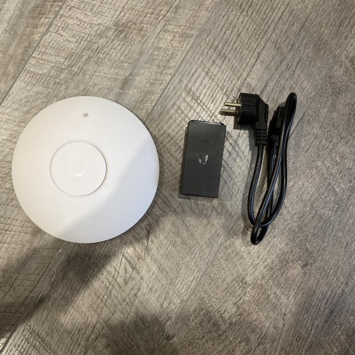 Точка доступа Wi Fi UniFi AP AC LR