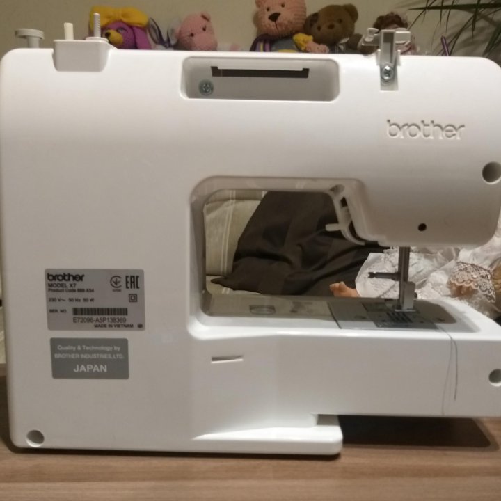 Швейная машинка Brother X7