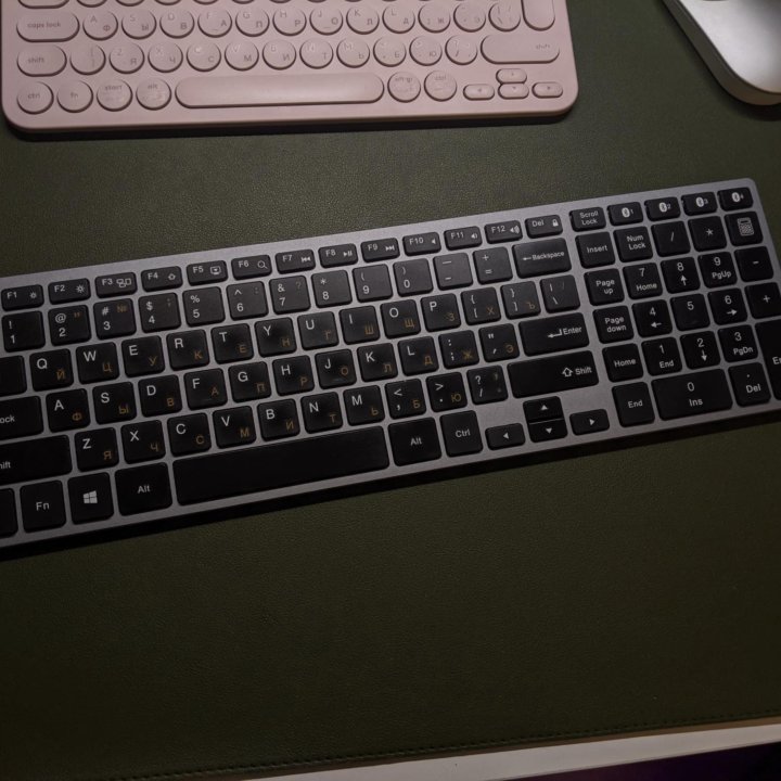 Клавиатура Bluetooth