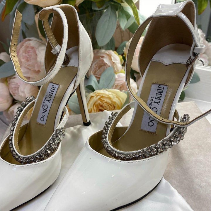 Jimmy Choo 37