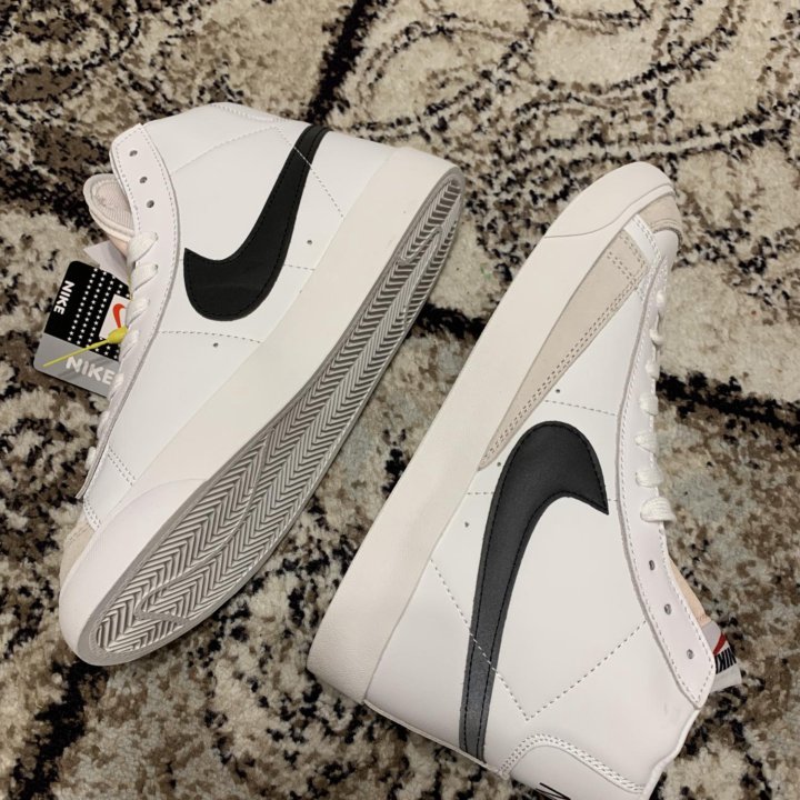 Nike blazer mid 77