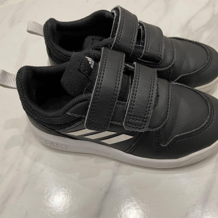 Кроссовки Adidas 26р-17см