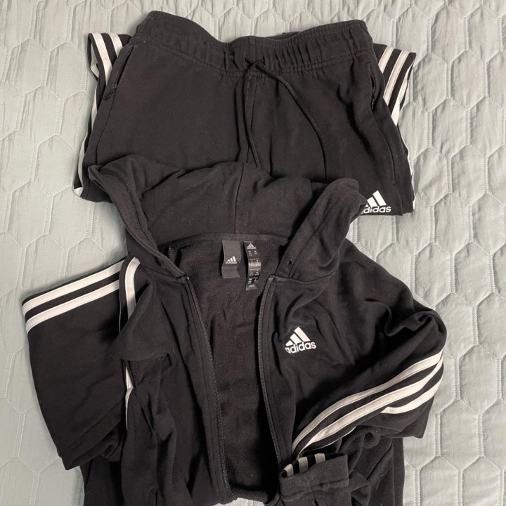 Женский костюм adidas новый