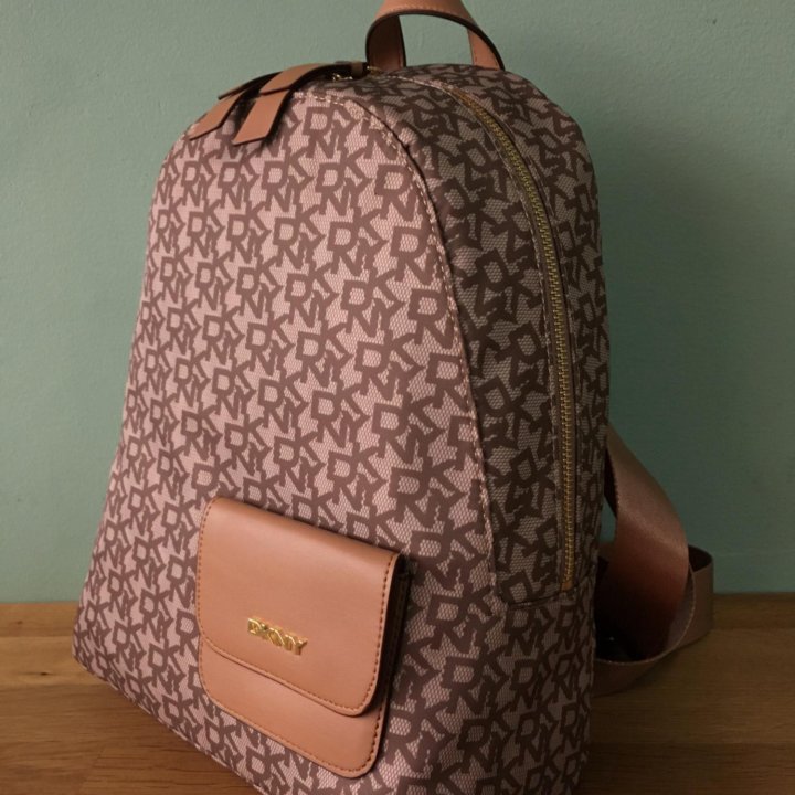 Новый рюкзак DKNY