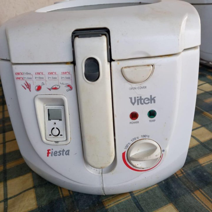 Фритюрница Vitek VT-1531