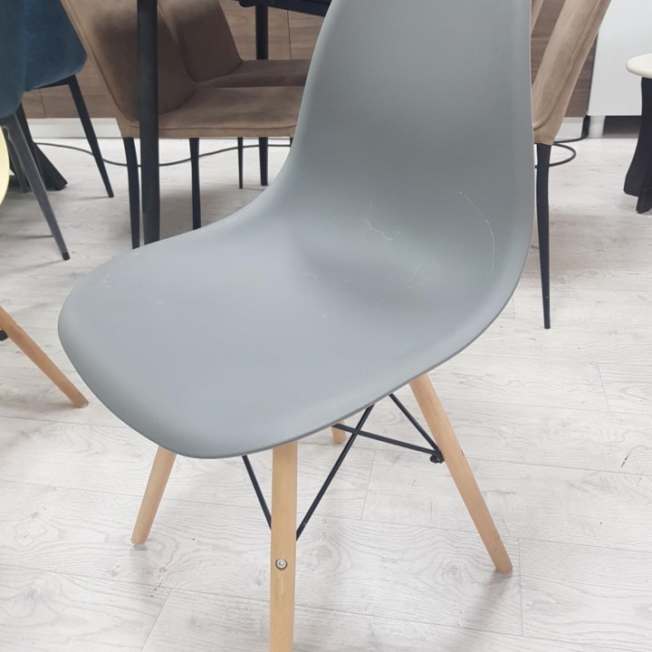 Стулья Eames