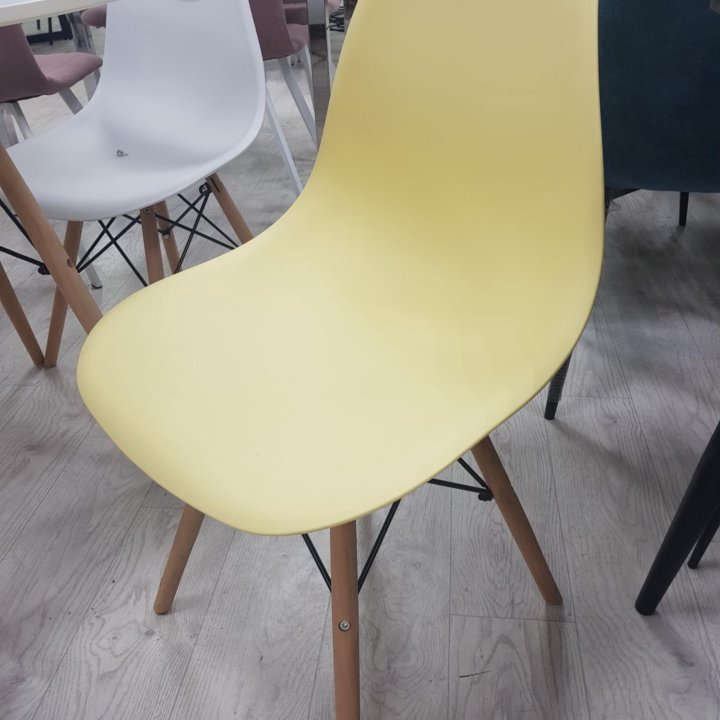 Стулья Eames