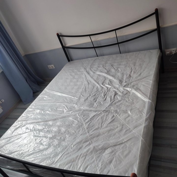 Двухспальная кровать 160*200