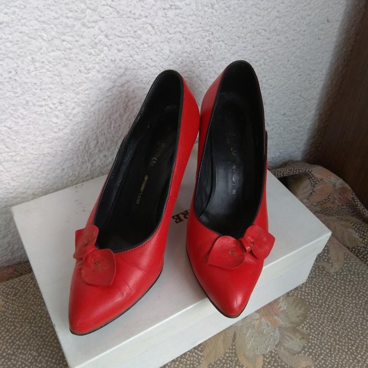 Женская обувь