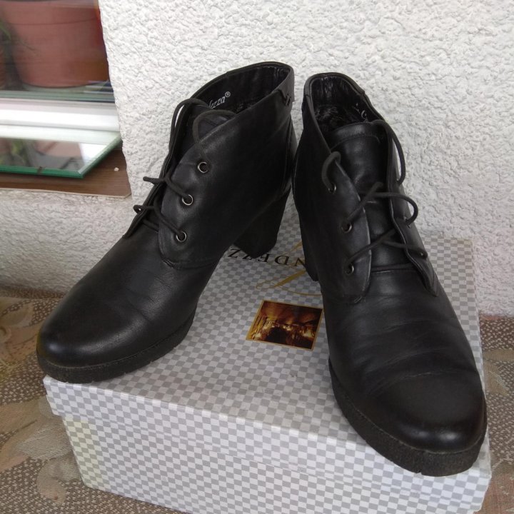 Женская обувь