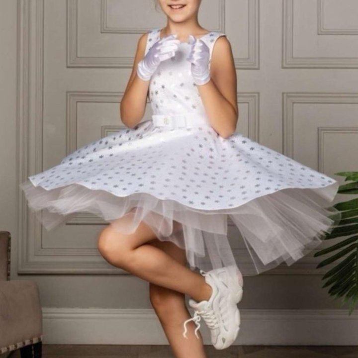 Платье нарядное для девочки, 134 размер