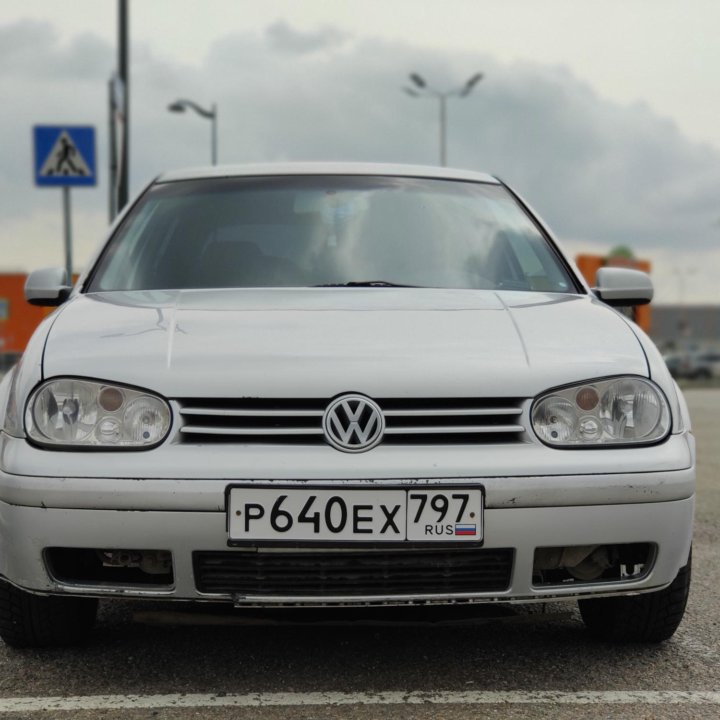 Volkswagen Golf, 2001