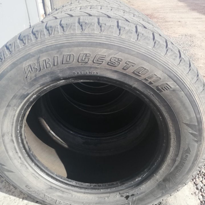 Bridgestone Blizzak Ice 265/65 R17, 4 шт