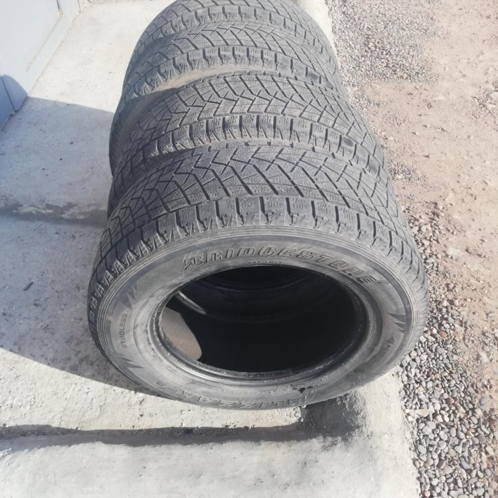 Bridgestone Blizzak Ice 265/65 R17, 4 шт