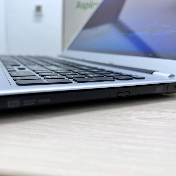 Acer Aspire V5 - Core i5 8Gb Nvidia