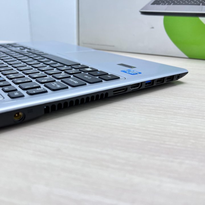 Acer Aspire V5 - Core i5 8Gb Nvidia