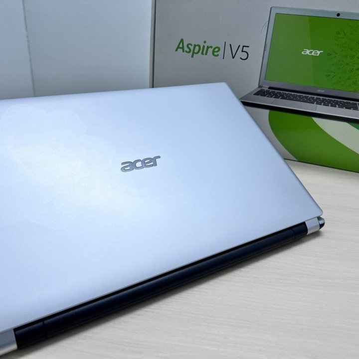 Acer Aspire V5 - Core i5 8Gb Nvidia