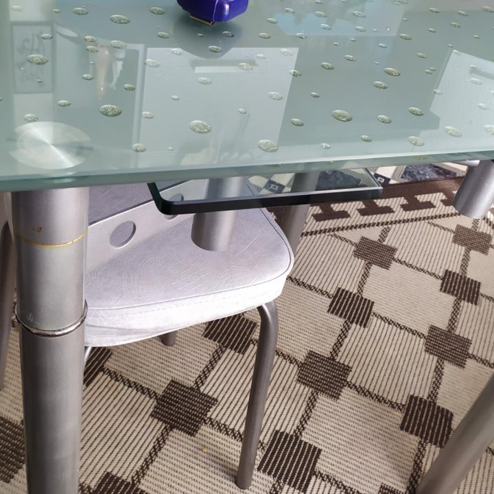 Стекляный стол с раскладным механизмом
