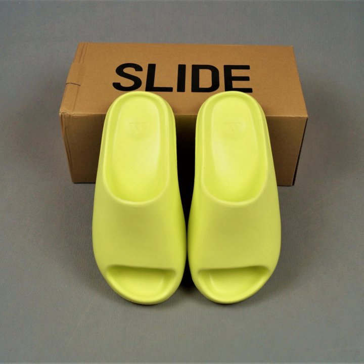 Шлепанцы Yeezy Slide