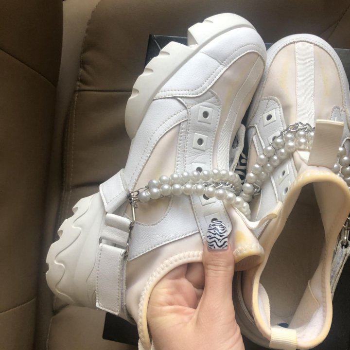 Кроссовки реплика Uterque