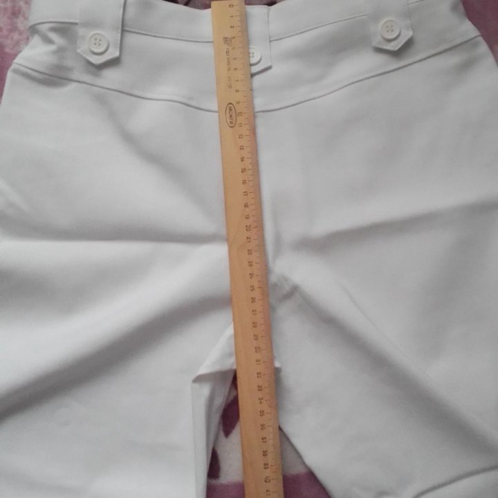 Брюки белые