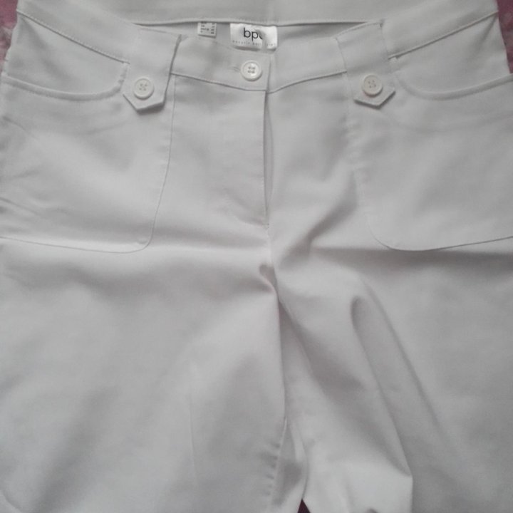 Брюки белые