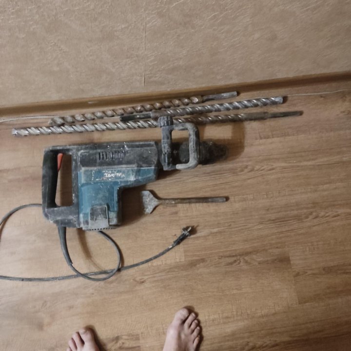 Перф отбойник Makita 1.200