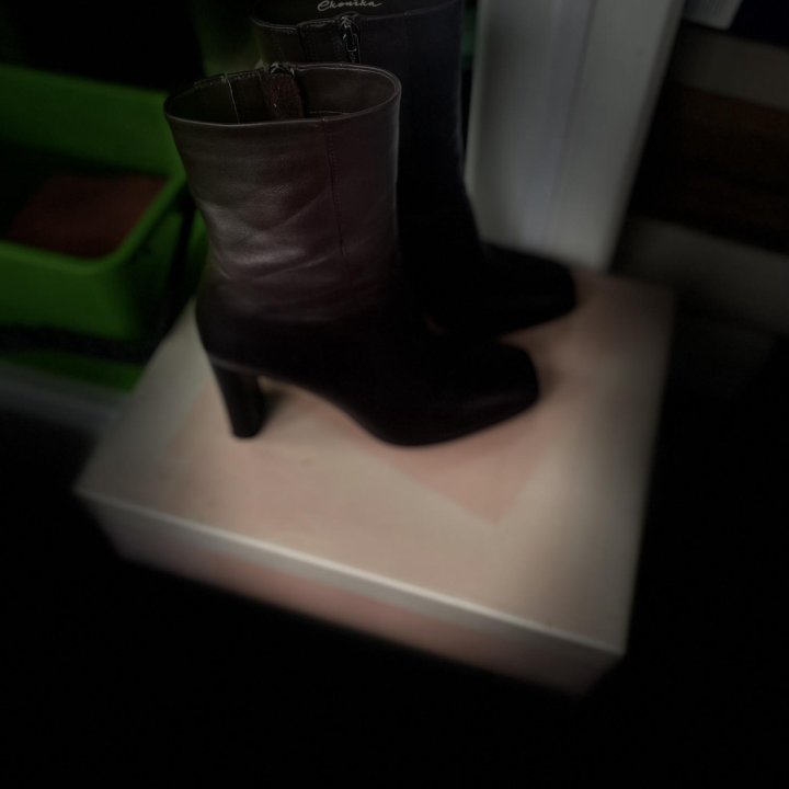 Продам ботинки