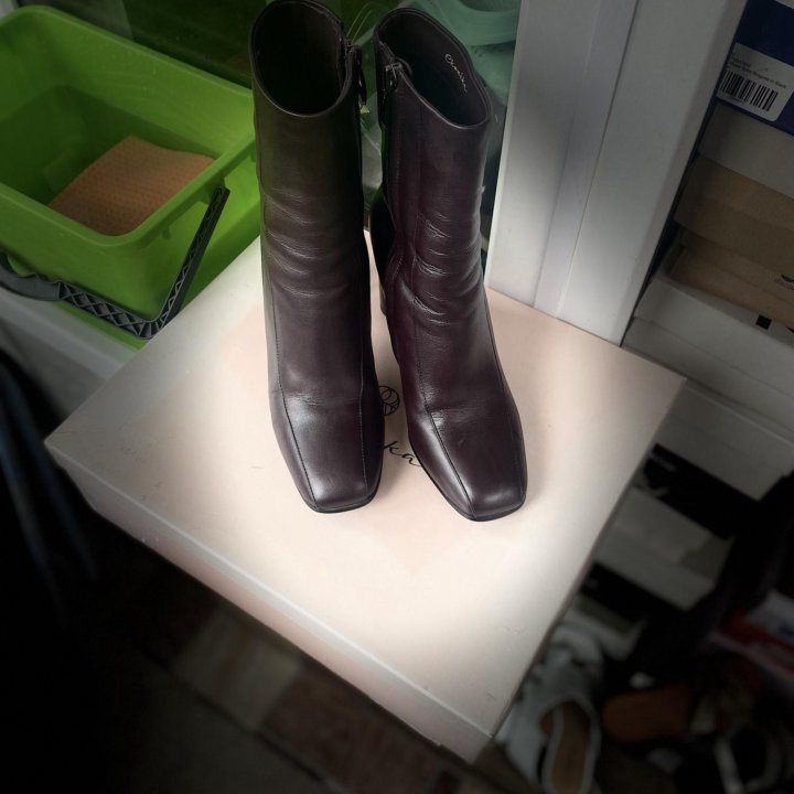 Продам ботинки