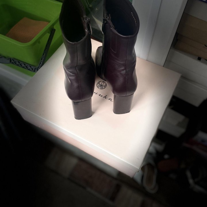 Продам ботинки