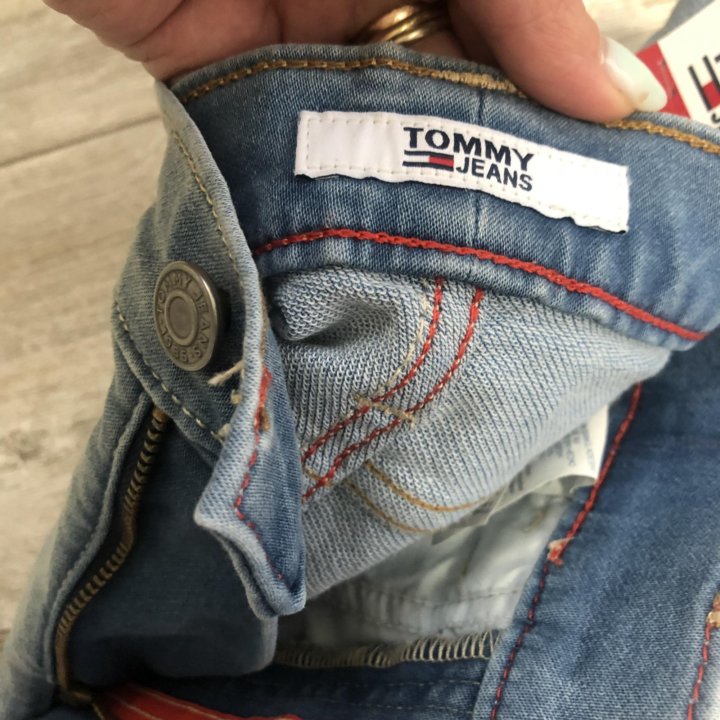 Джинсы Tommy Hilfiger