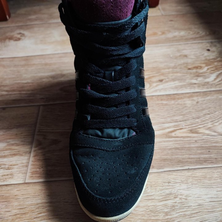 Кроссовки Adidas