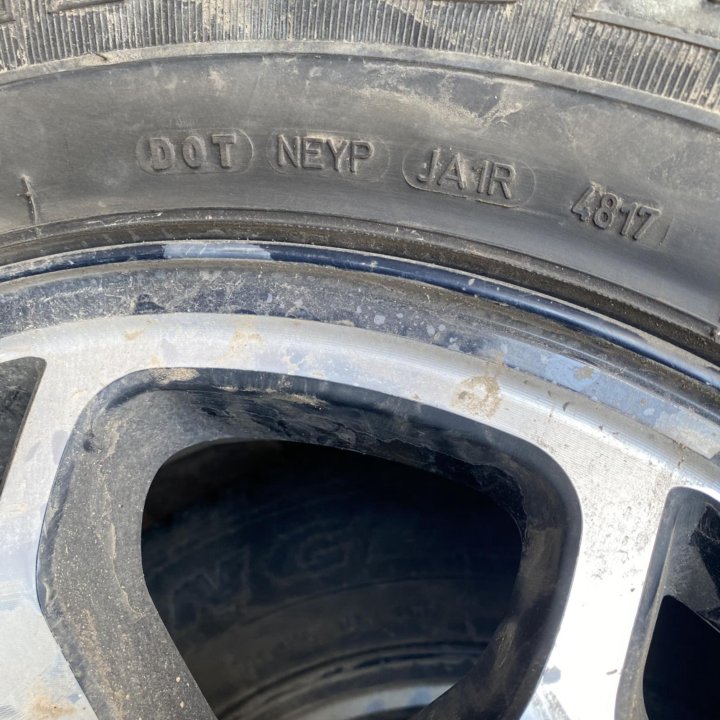 GoodYear Wrangler HP All Weather 255/60/R18