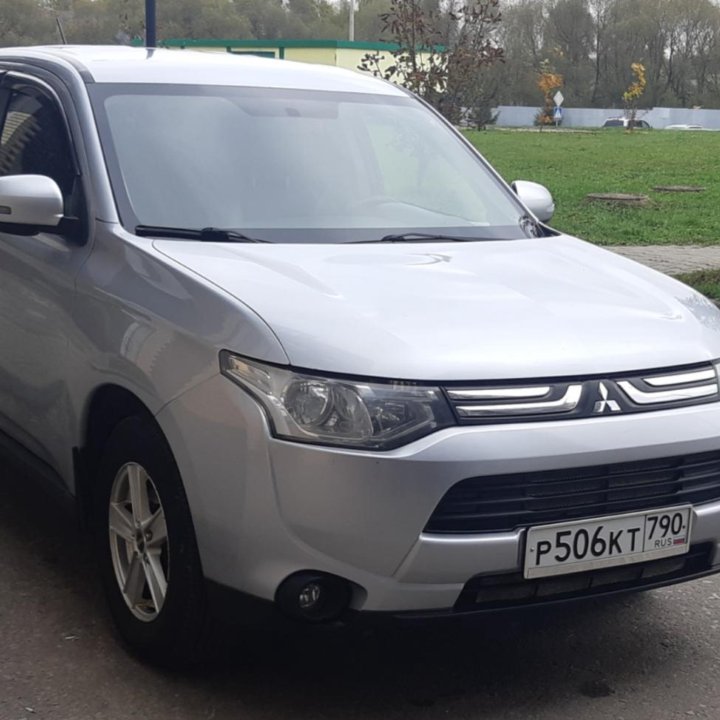 Mitsubishi Outlander, 2012