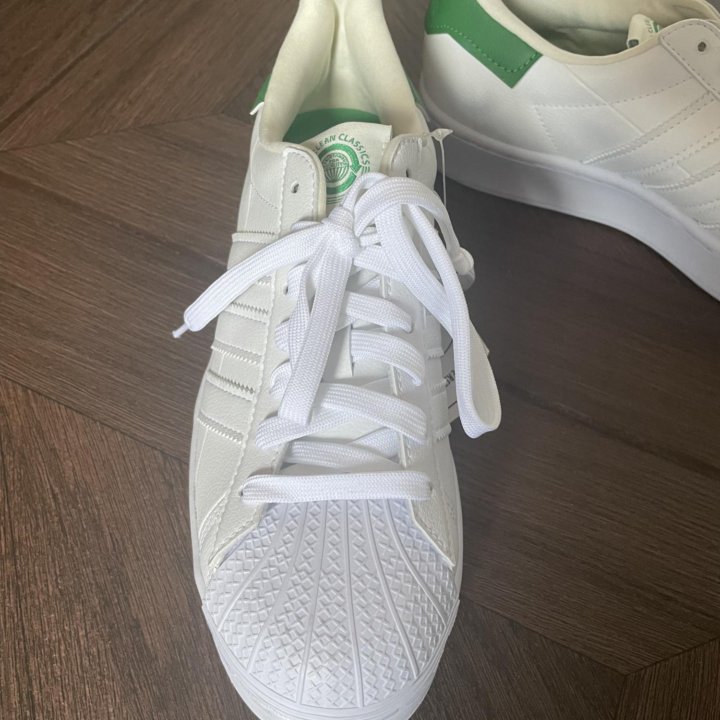 Новые кроссовки adidas