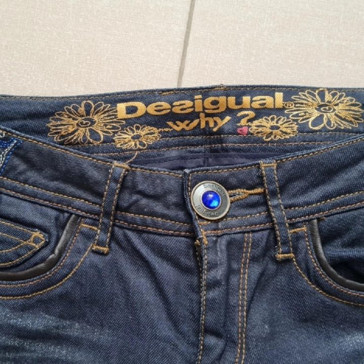 Джинсы desigual