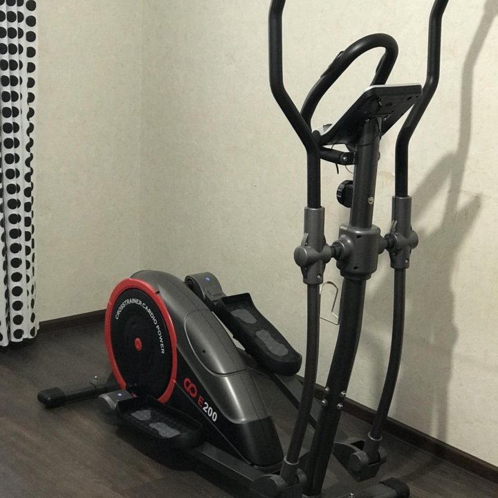 Эллиптический кардио тренажёр Cardio Power E200